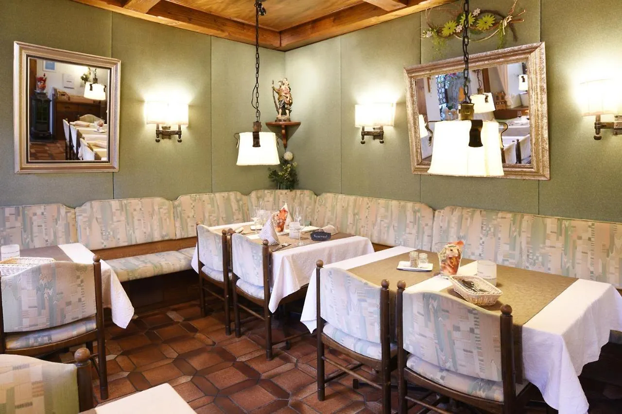 Gasthof & Hotel Goldener Hirsch باد بيرنك ام كيش