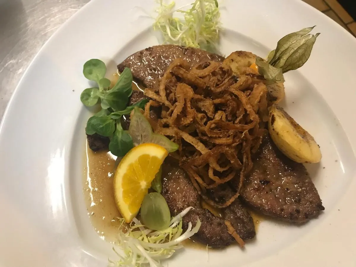 Gasthof & Hotel Goldener Hirsch باد بيرنك ام كيش