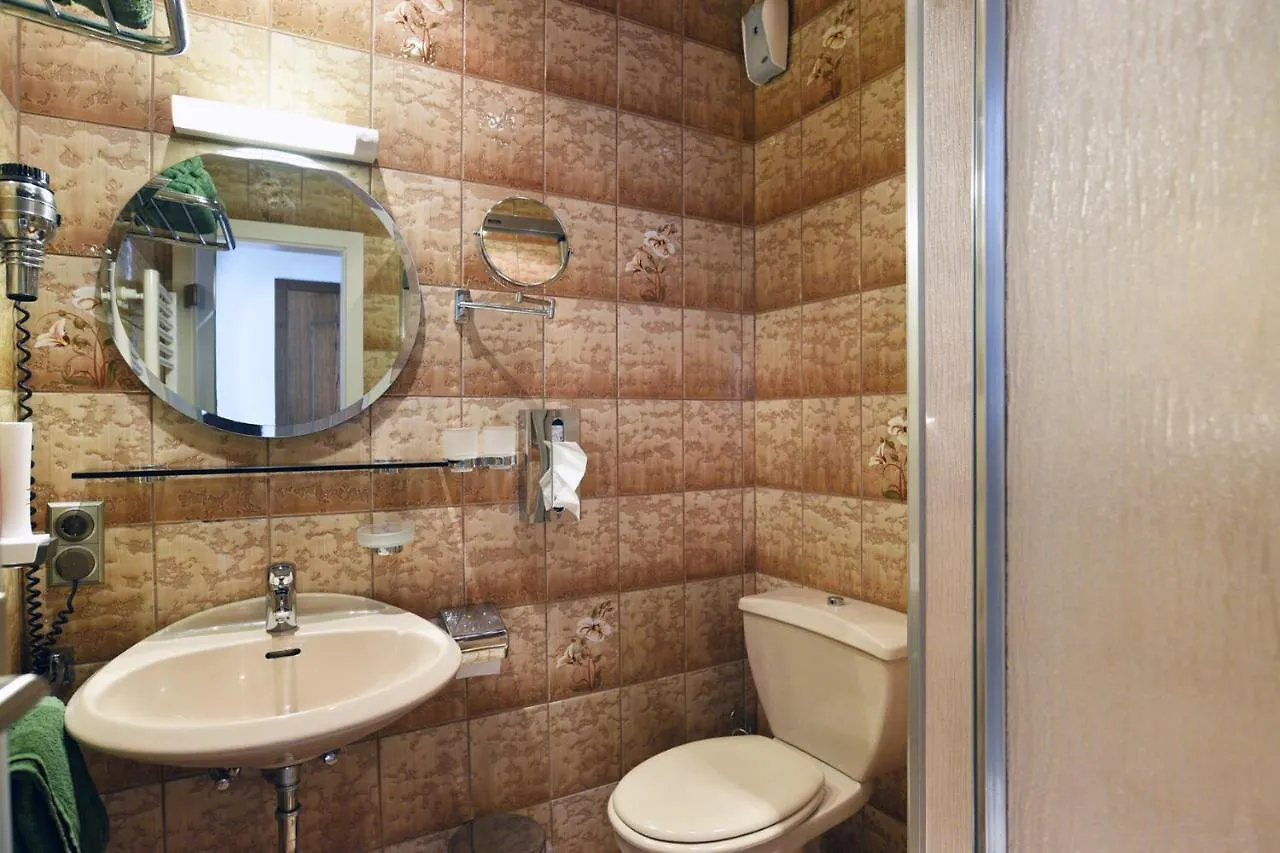 Gasthof & Hotel Goldener Hirsch باد بيرنك ام كيش